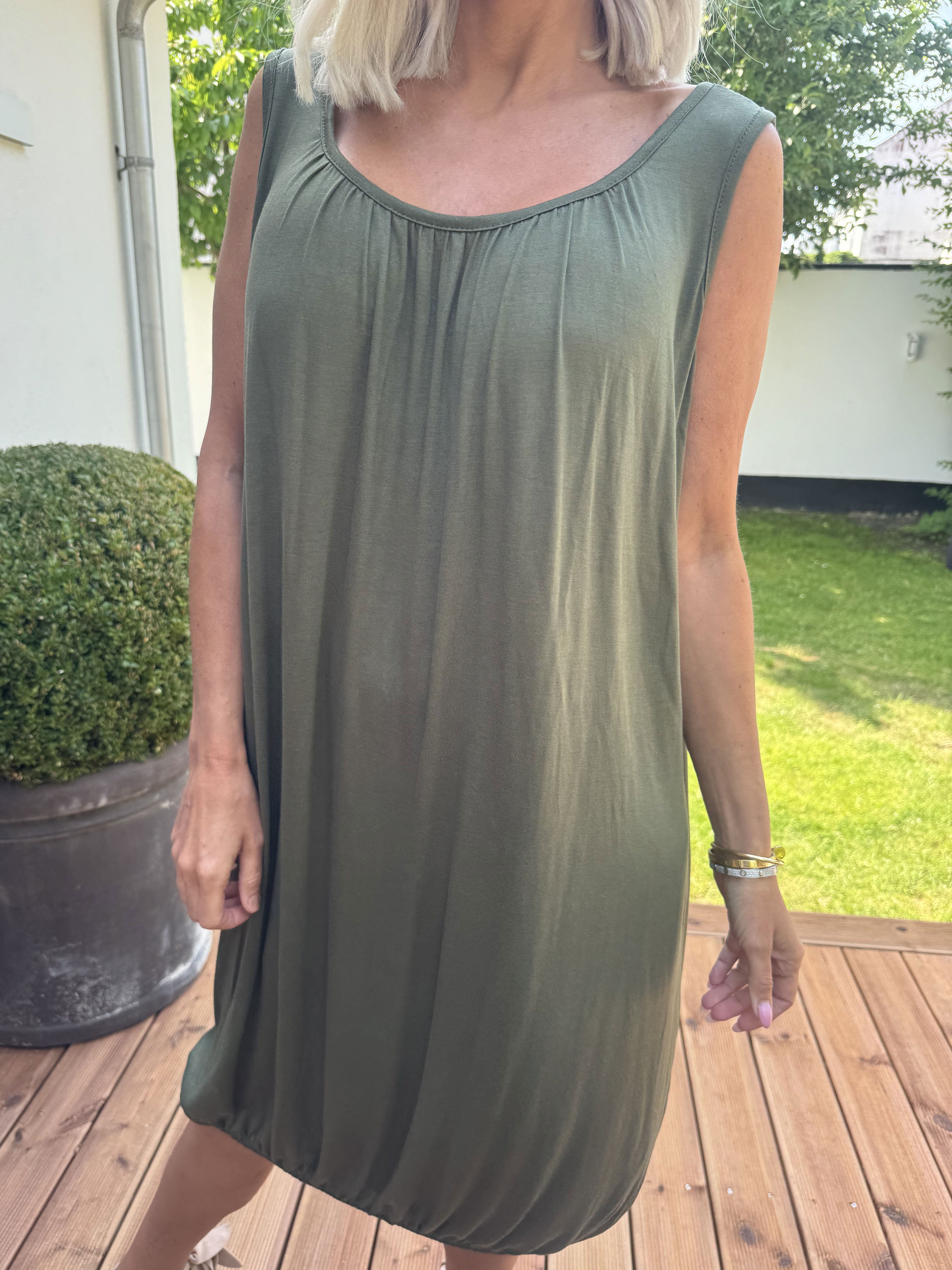 Miracle Sleeveless Dress - Basis kjole i viskose med elastik forneden